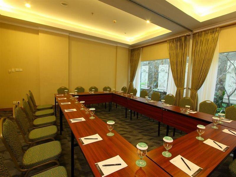 Aziza Syariah Hotel Solo By Horison Εξωτερικό φωτογραφία