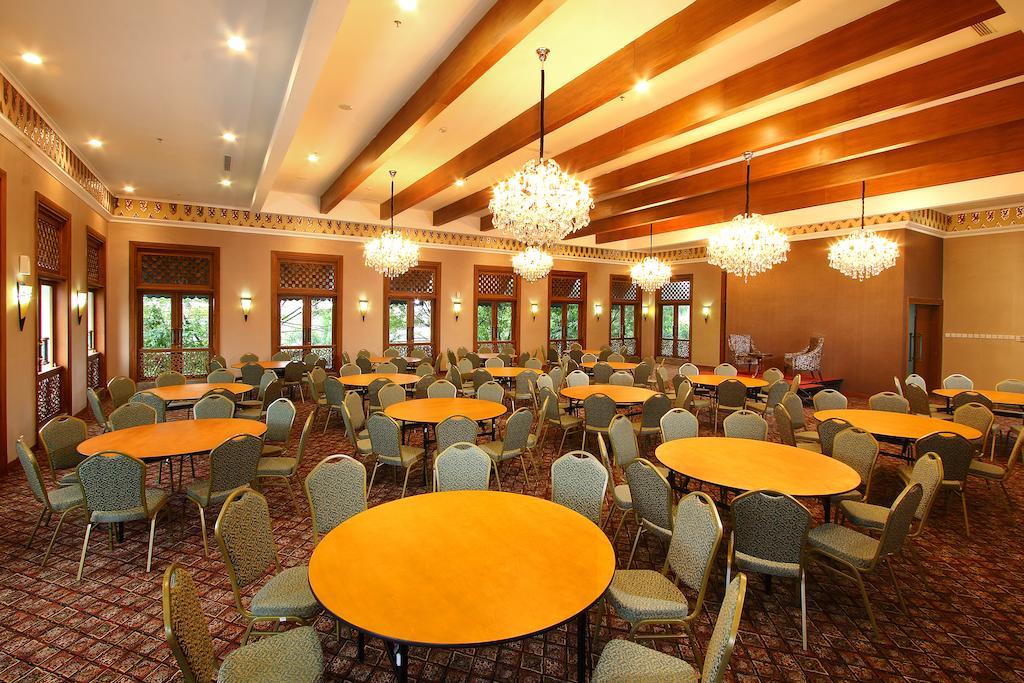 Aziza Syariah Hotel Solo By Horison Εξωτερικό φωτογραφία