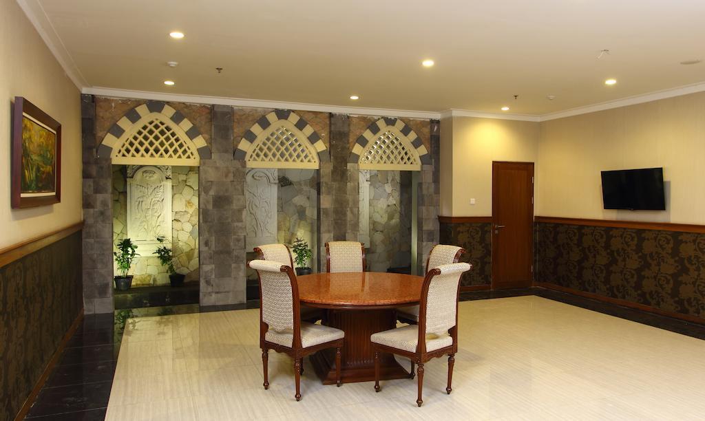 Aziza Syariah Hotel Solo By Horison Εξωτερικό φωτογραφία