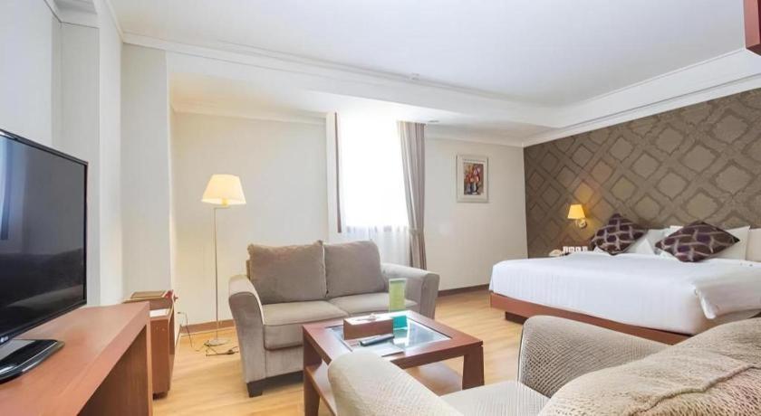 Aziza Syariah Hotel Solo By Horison Εξωτερικό φωτογραφία